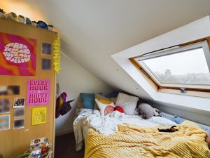 bed 5- click for photo gallery